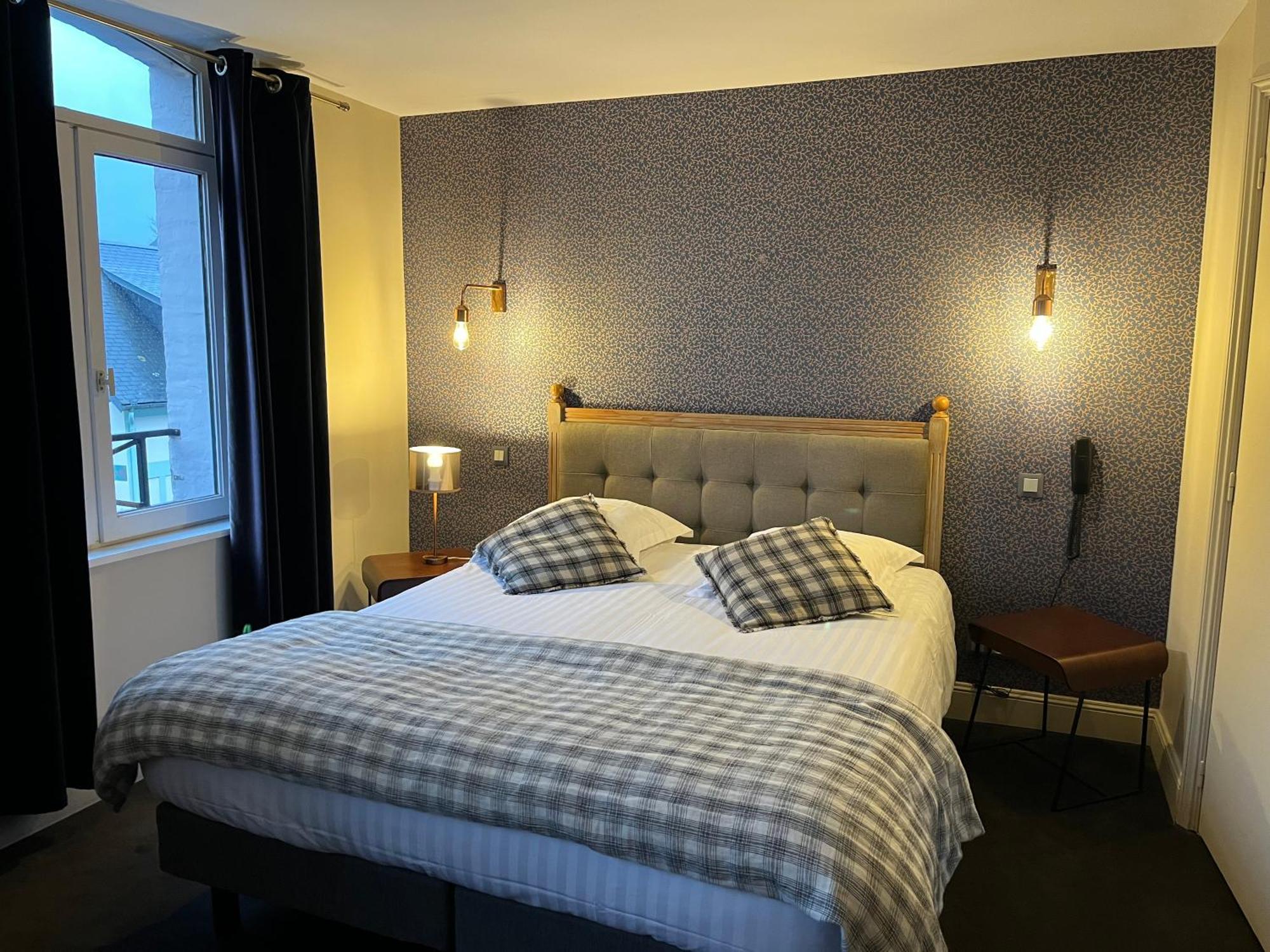 The Originals Boutique, Hotel La Colonne De Bronze, סן-ואלרי-סור-סום מראה חיצוני תמונה