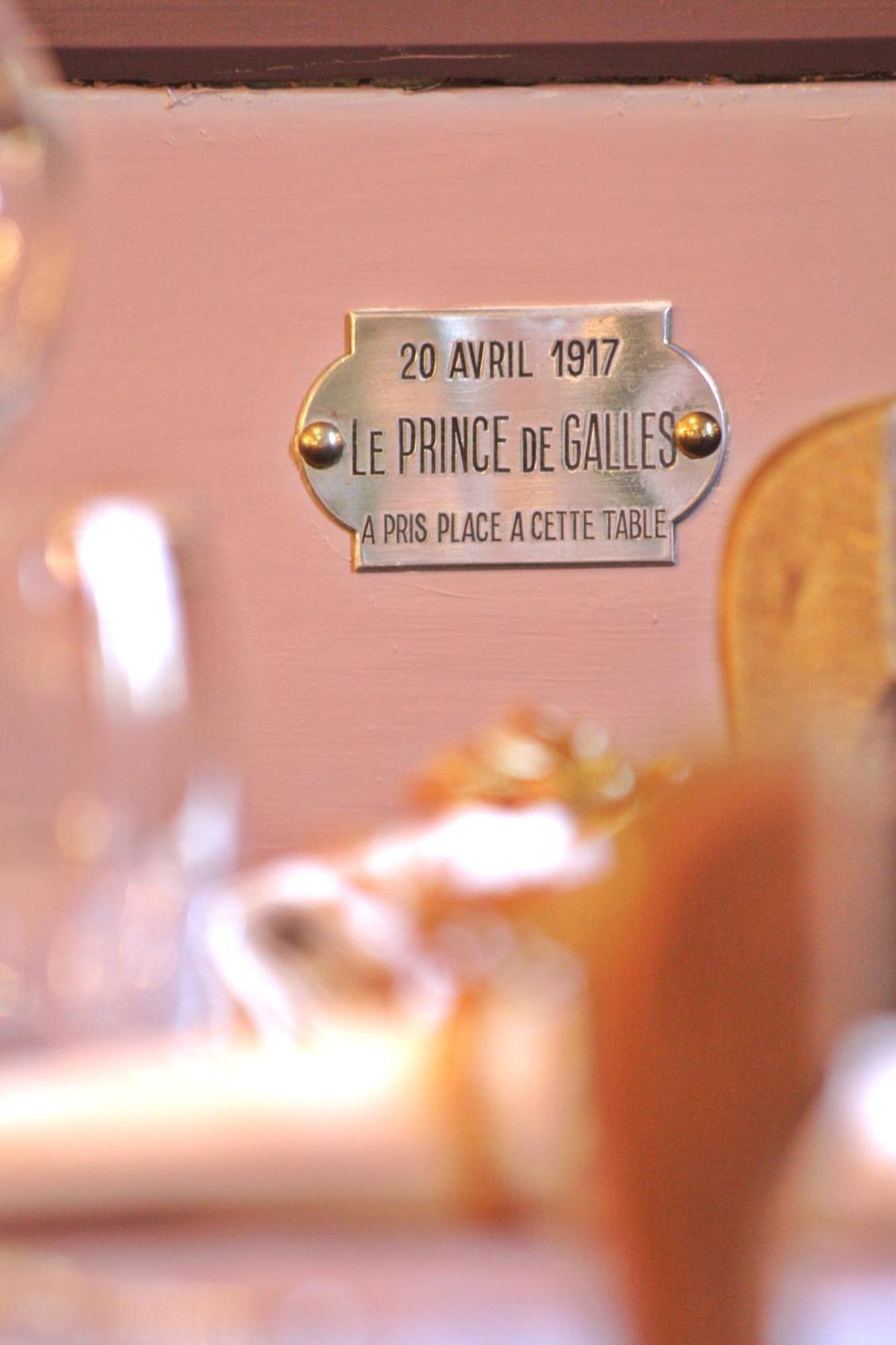 The Originals Boutique, Hotel La Colonne De Bronze, סן-ואלרי-סור-סום מראה חיצוני תמונה